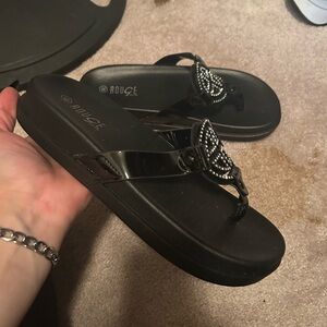 Rouge Helium Black and Silver Sandals with Thick Cushioned Sole